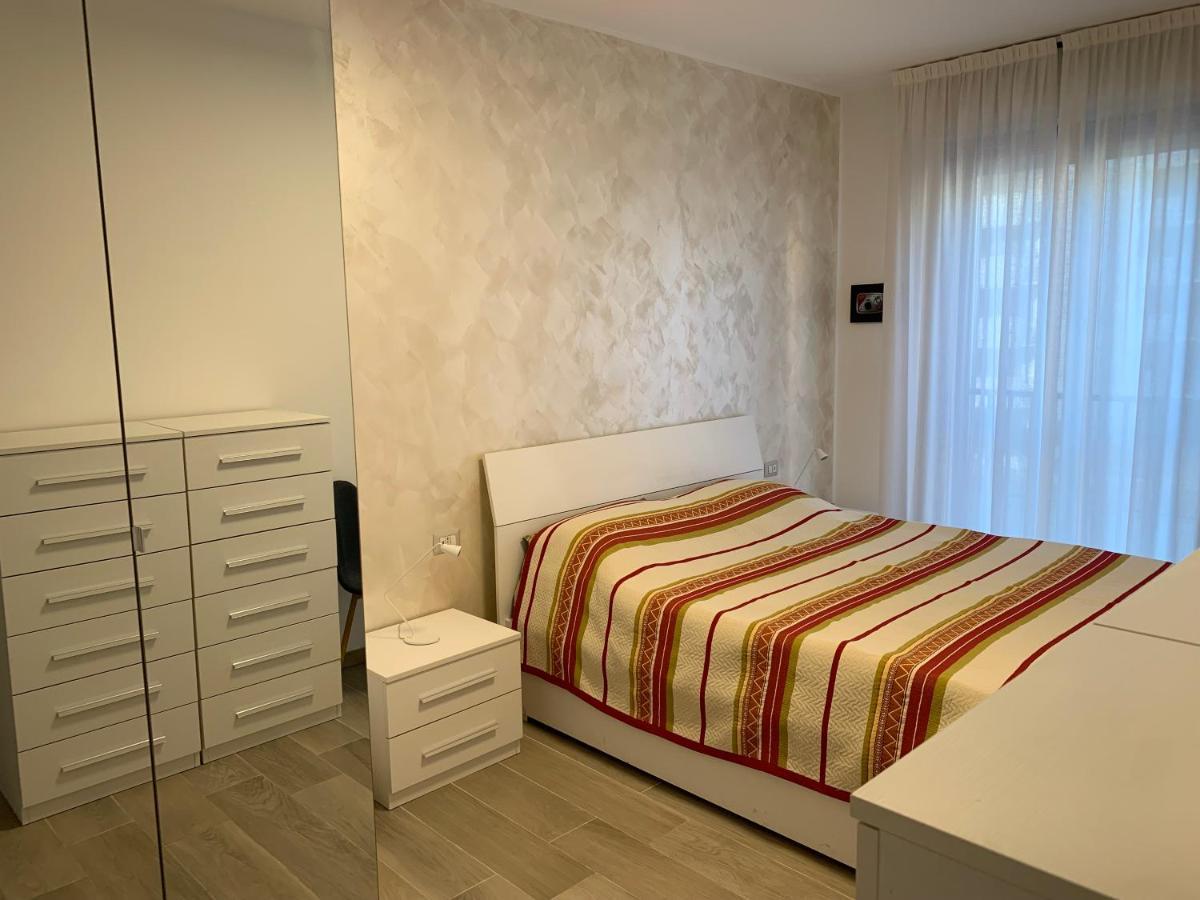 Apartment Trilocale In Zona Bocconi/navigli *